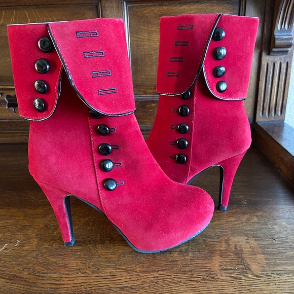 NWOT RED SUEDE BOOTIES - Picture 4 of 5